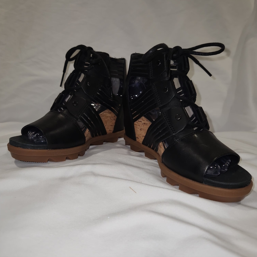 Sorel Joanie II Lace Huarache Black and Tan Wedge Sandals. Size 7.5 - Picture 2 of 10